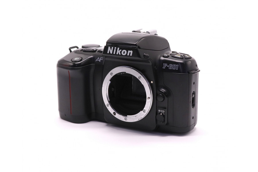 Зеркальная плёночная камера Nikon F-601 body