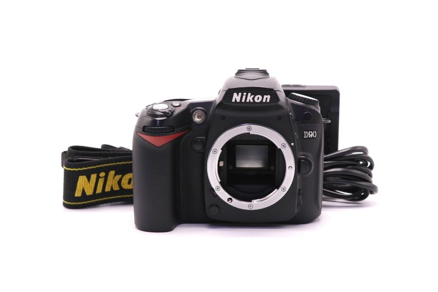 Nikon D90 body (пробег 54665 кадров)