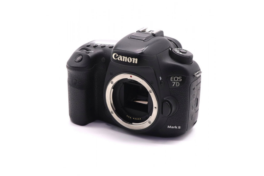 Canon EOS 7D Mark II body (пробег 58000 кадров)