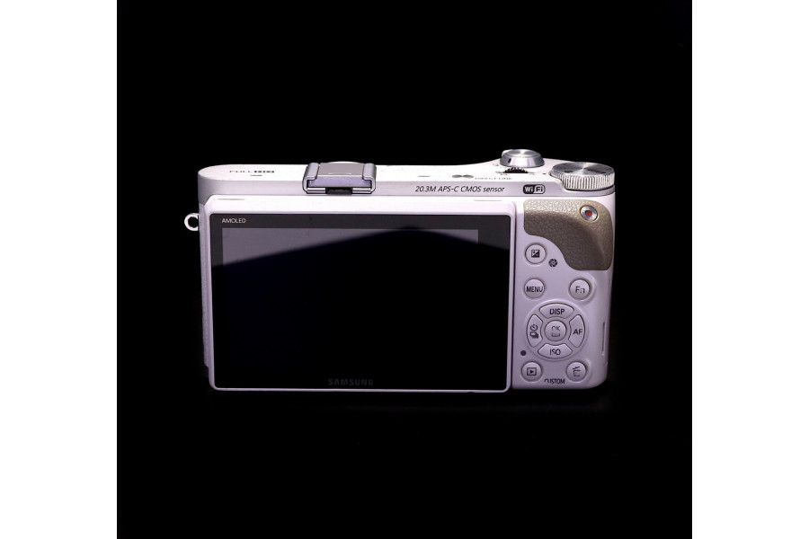Беззеркальная фотокамера Samsung NX300 body