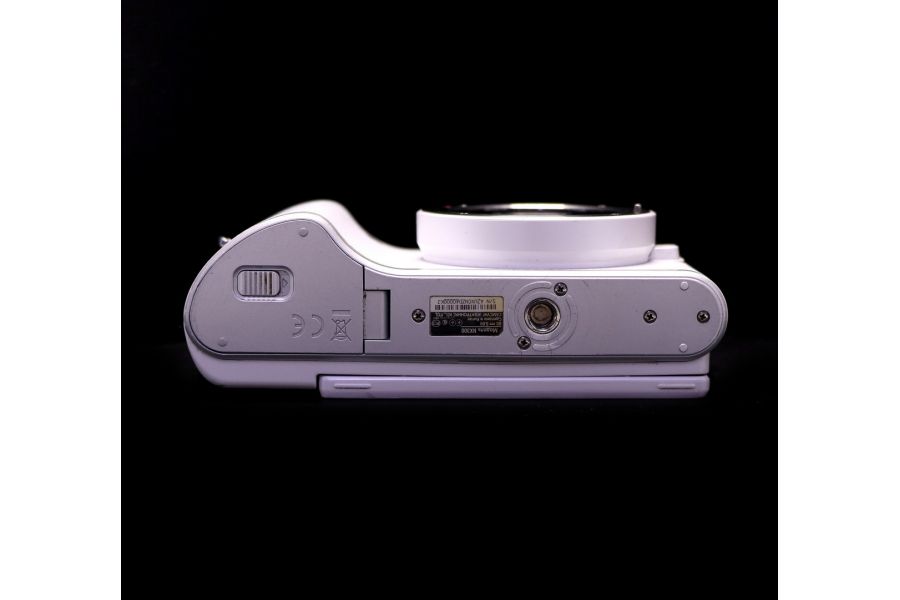 Беззеркальная фотокамера Samsung NX300 body