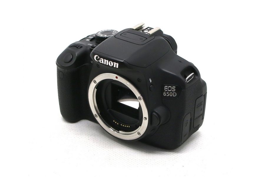 Canon EOS 650D body в упаковке (кадров 1200 кадров)