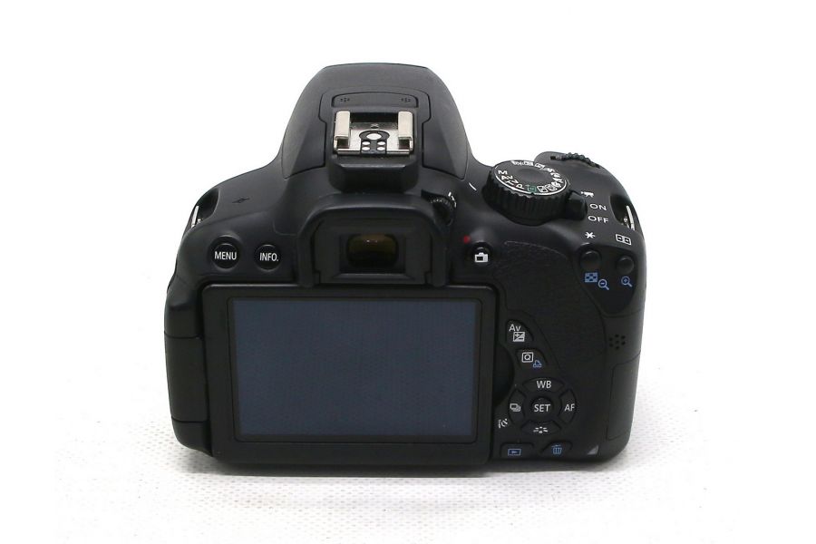 Canon EOS 650D body в упаковке (кадров 1200 кадров)
