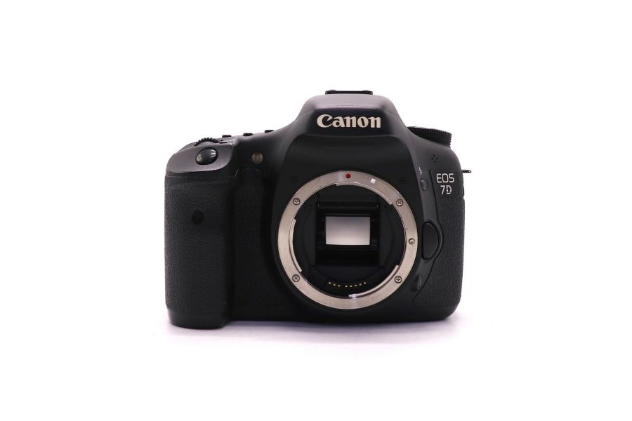 Canon EOS 7D body в упаковке (пробег 74590 кадров)