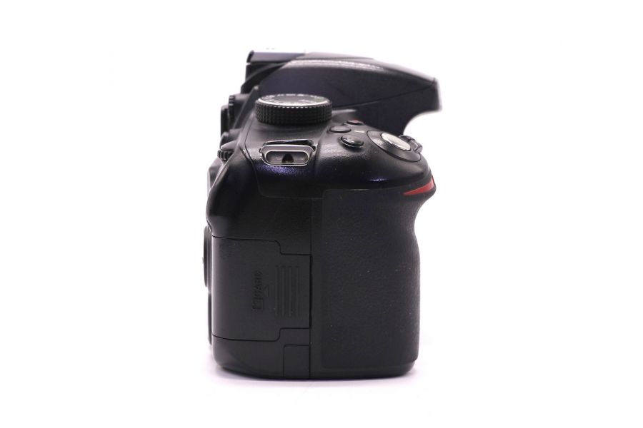Nikon D3200 body (пробег 89000 кадров)