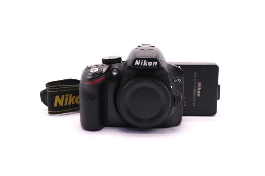 Nikon D3200 body (пробег 89000 кадров)