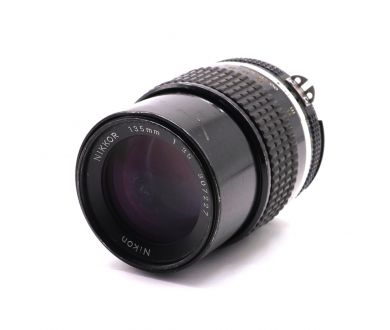 Классический телеобъектив Nikon 135mm f/3.5 Nikkor