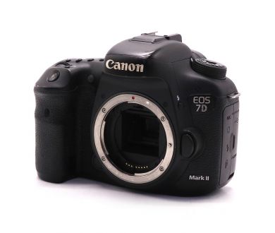 Canon EOS 7D Mark II body (пробег 42000 кадров)