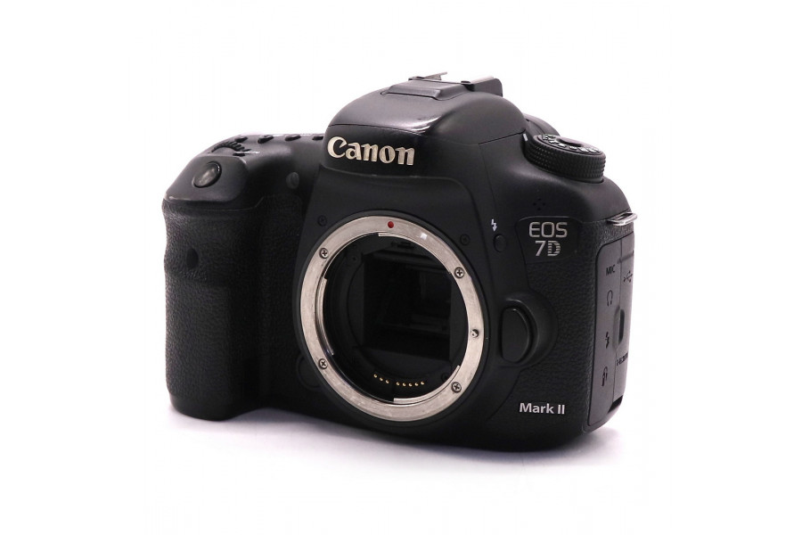 Canon EOS 7D Mark II body (пробег 42000 кадров)