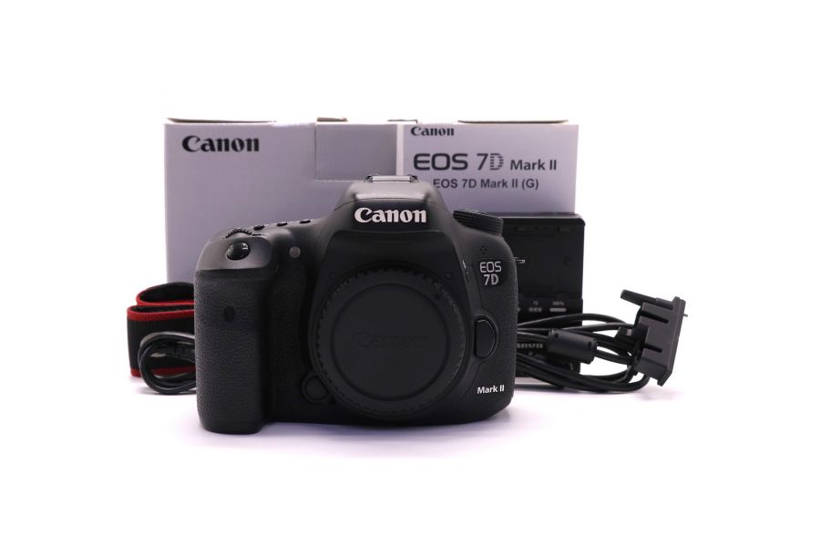 Canon EOS 7D Mark II body в упаковке (пробег 164855 кадров)