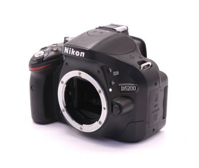 Камера Nikon D5200 body (пробег 390 кадров)