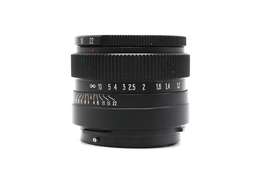 Объектив Вега-12Б / Vega 12Б 2,8/90 (СССР, 1975)