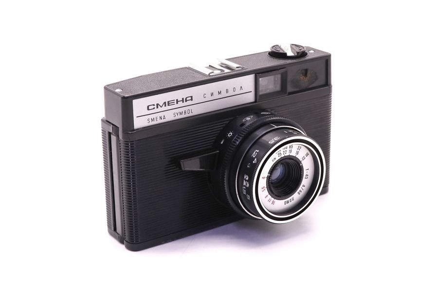 Фотокамера аналоговая Смена Символ (СССР, 1982)