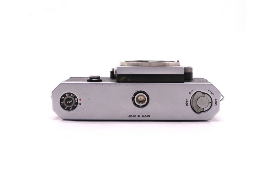 Зеркальный пленочный фотоаппарат Nikon F body