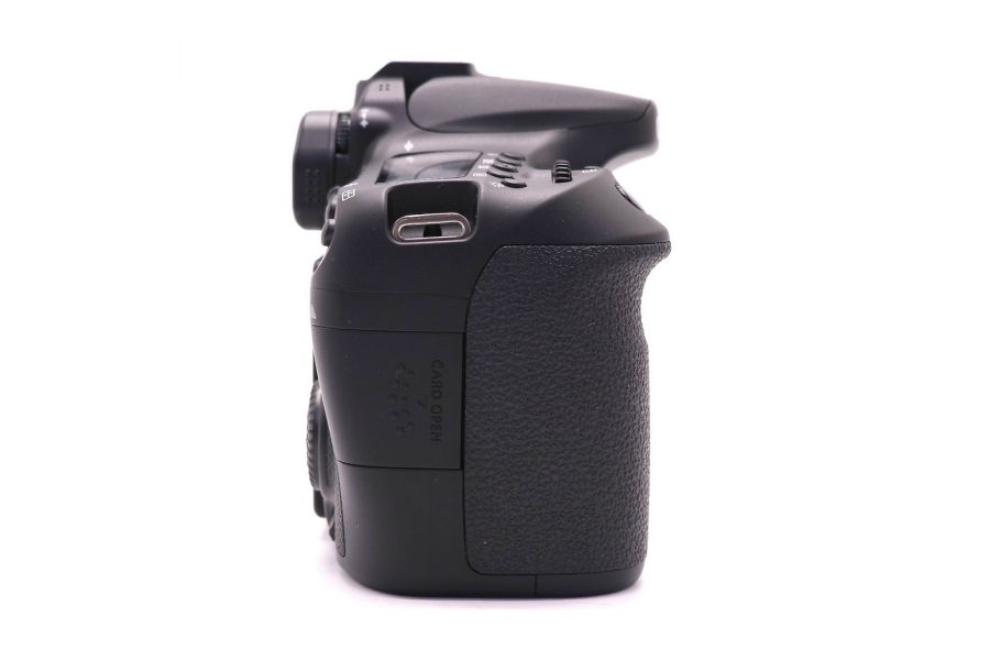 Canon EOS 70D body (пробег 555 кадров)