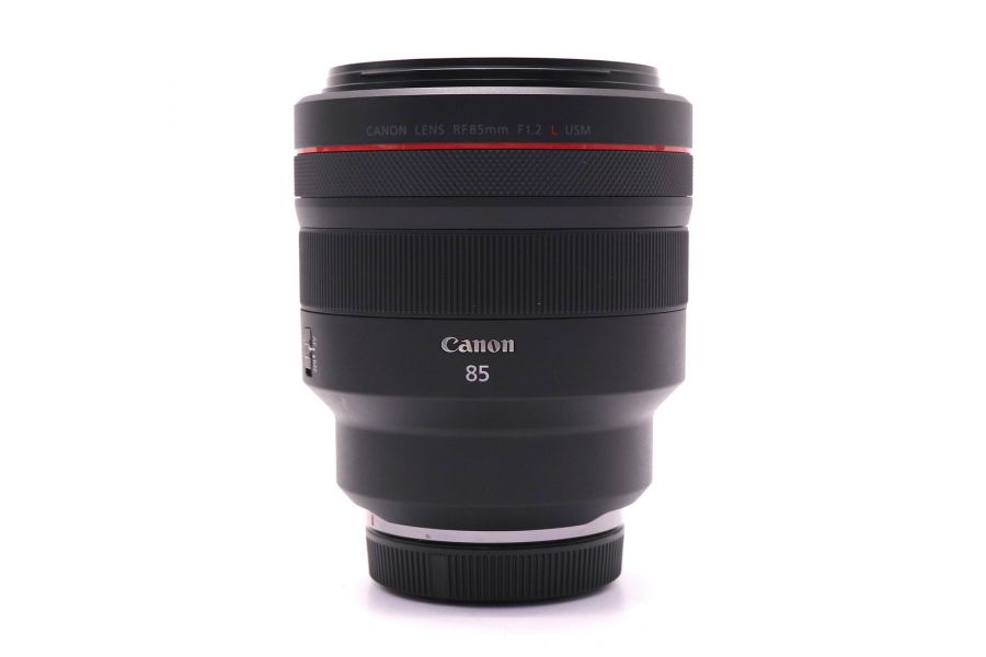 Canon RF 85mm f/1.2L USM в упаковке