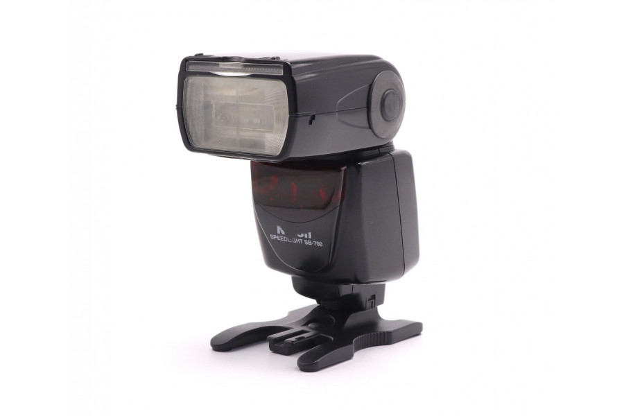 Фотовспышка Nikon Speedlight SB-700 черная