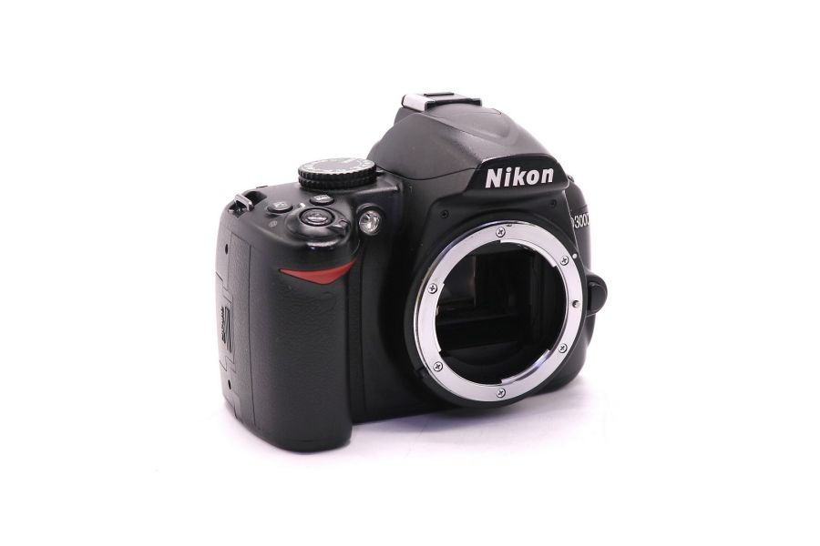 Nikon D3000 body (пробег 30220 кадров)