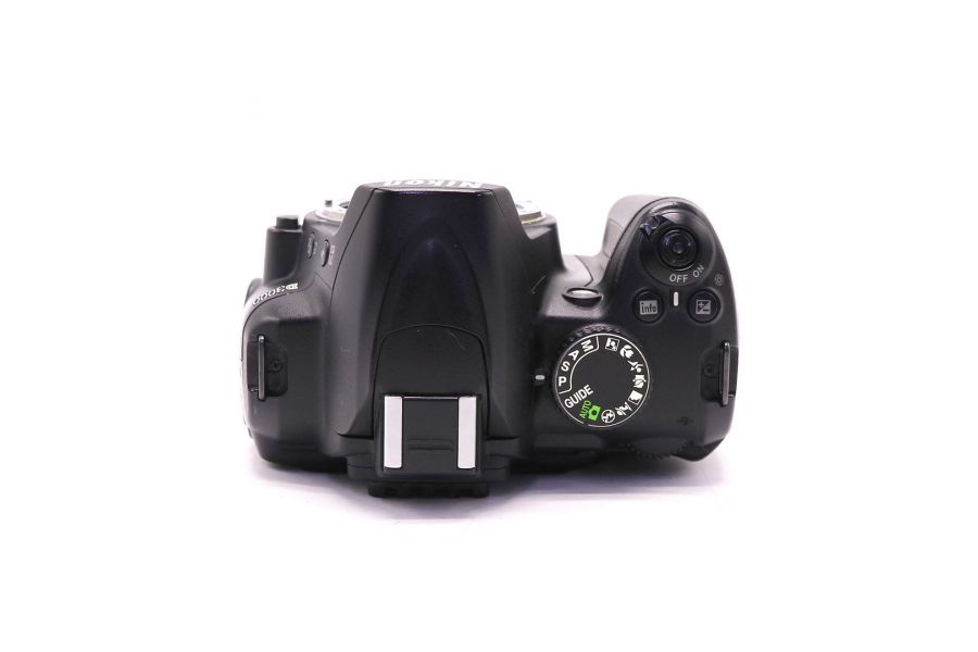 Nikon D3000 body (пробег 30220 кадров)