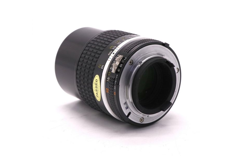 Длиннофокусный объектив Nikon 135mm f/3.5 Nikkor 