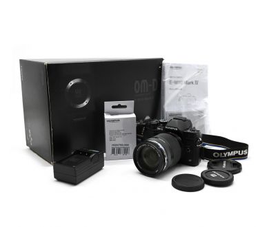 Olympus OM-D E-M10 Mark IV kit в упаковке (пробег 4000 кадров)