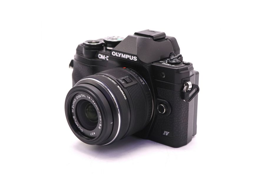 Olympus OM-D E-M10 Mark IV kit black в упаковке (пробег 2630 кадров)