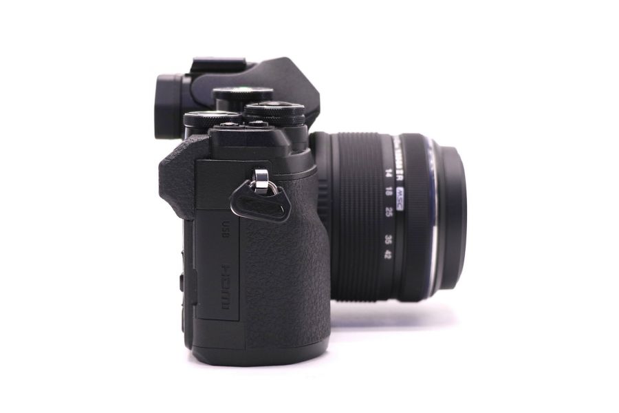 Olympus OM-D E-M10 Mark IV kit black в упаковке (пробег 2630 кадров)