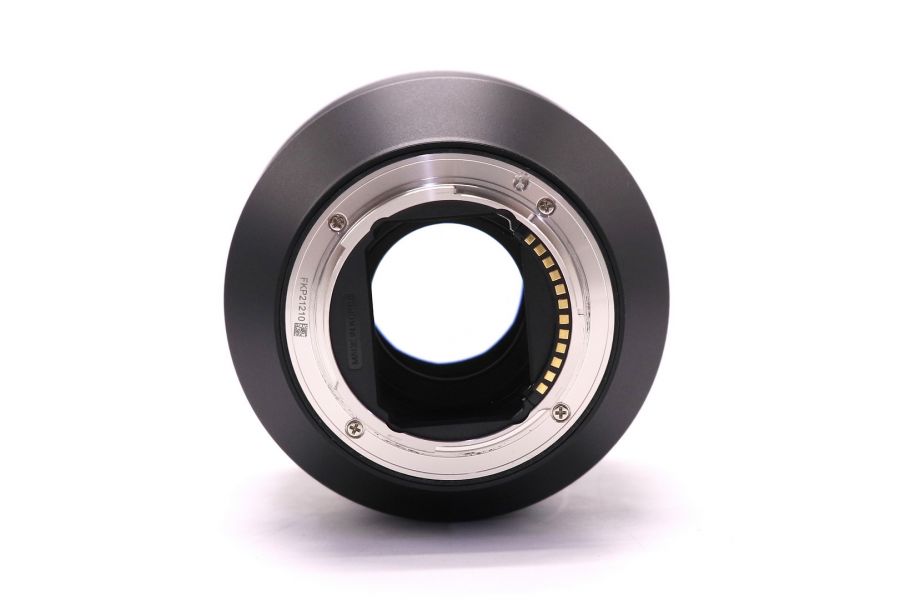 Samyang AF 135mm f/1.8 Sony E в упаковке