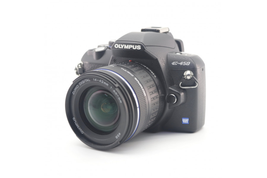 Olympus E-450 + 14-42mm f/3.5-5.6 (пробег 10570 кадров)
