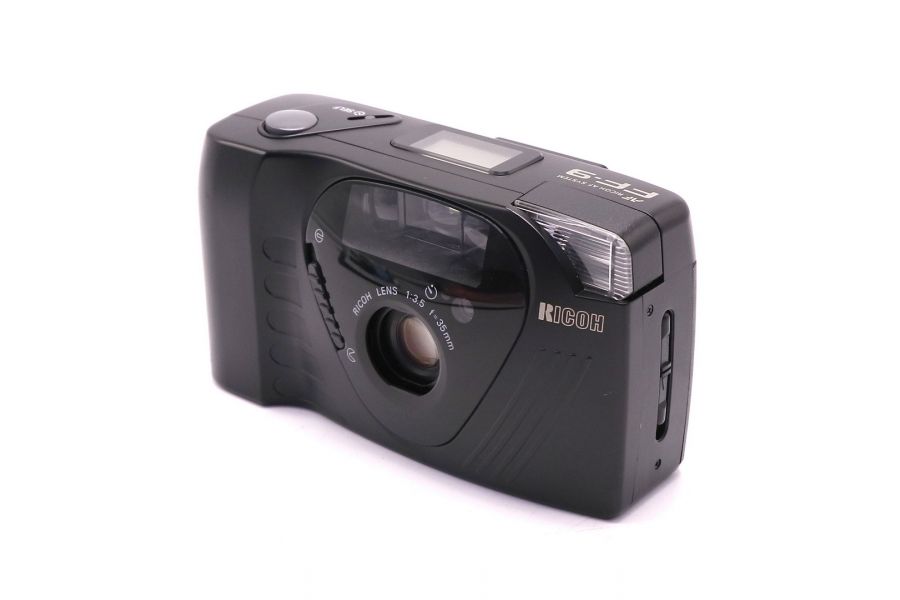 Плёночный фотоаппарат, простой дизайн Ricoh FF-9