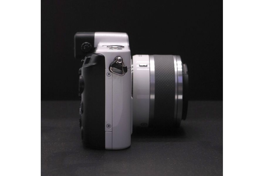 Фотокамера Nikon 1 V1 kit (пробег 6760 кадров)