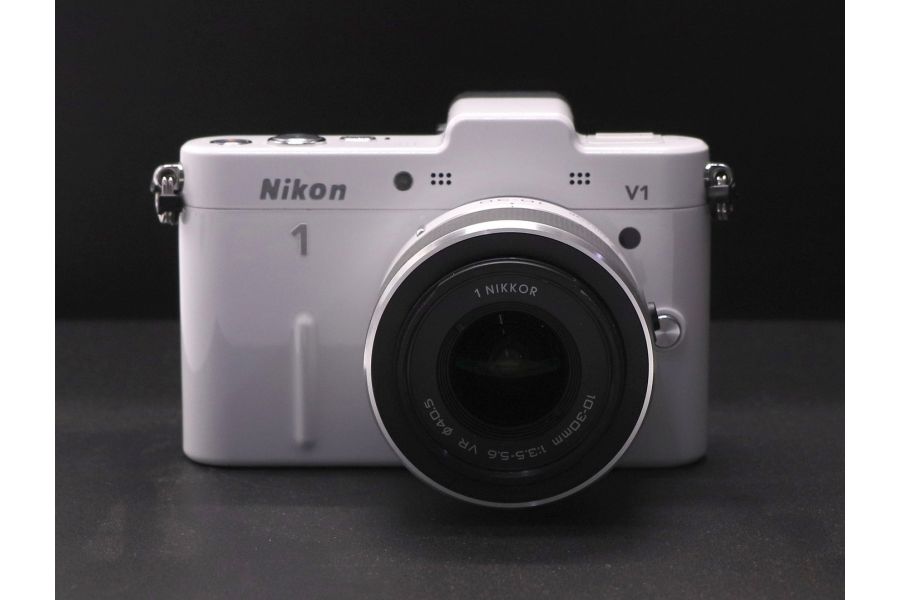 Фотокамера Nikon 1 V1 kit (пробег 6760 кадров)