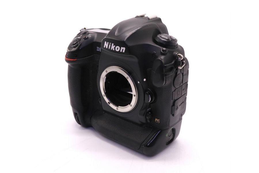 Nikon D5 body (пробег 1374660 кадров)