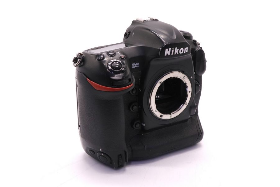 Nikon D5 body (пробег 1374660 кадров)