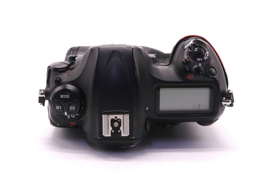 Nikon D5 body (пробег 1374660 кадров)