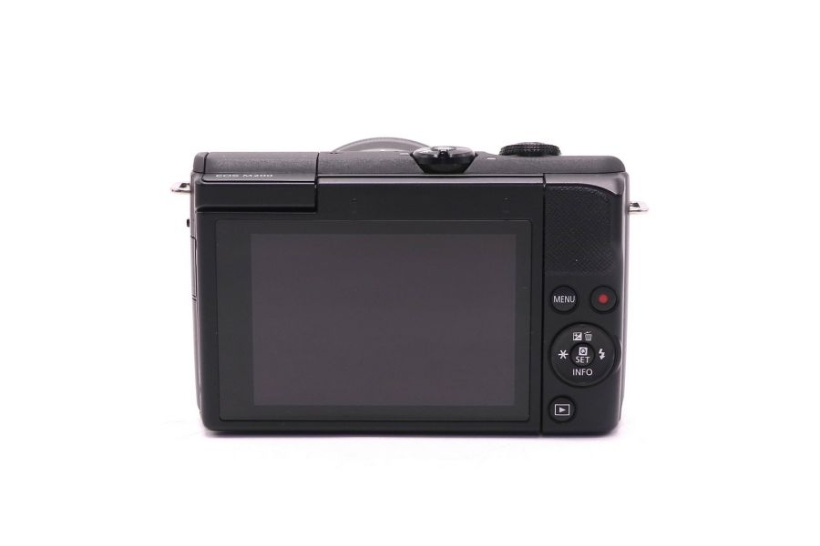 Canon EOS M200 kit в упаковке (пробег 2455 кадров)