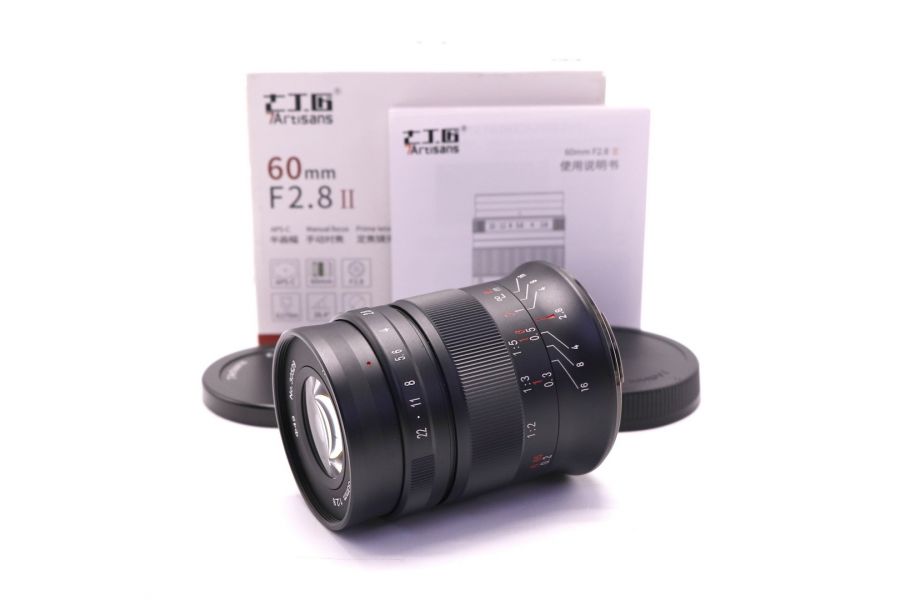 Объектив 7Artisans 60mm f/2.8 Mark II Canon EOS-M в упаковке