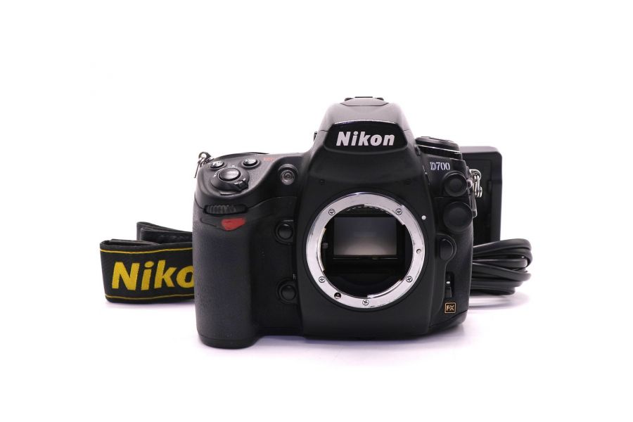 Nikon D700 body (пробег 97900 кадров)