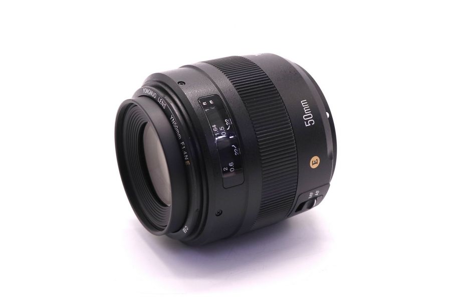 Yongnuo 50mm F/1.4N E для Nikon F в упаковке