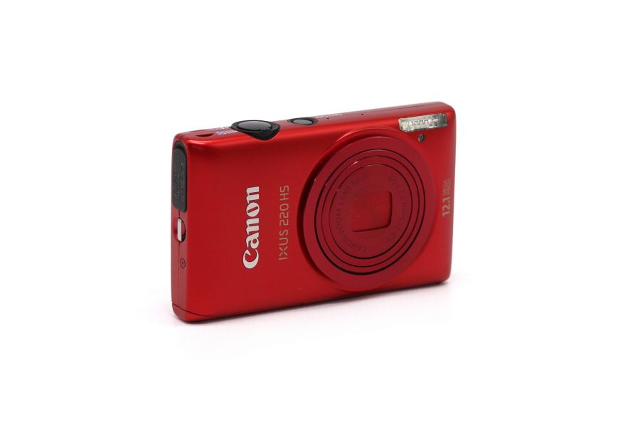 Компактная фотокамера Canon IXUS 220 HS в упаковке