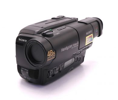 Видеокамера Sony CCD-TR670E оптический зум 8x