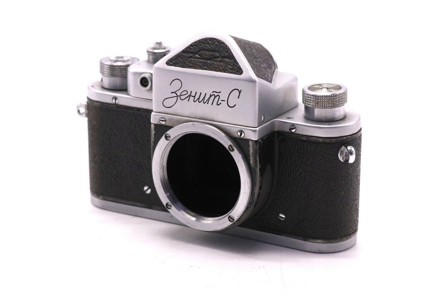 Зеркальный советский фотоаппарат Зенит С body
