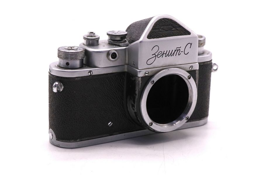 Зеркальный советский фотоаппарат Зенит С body