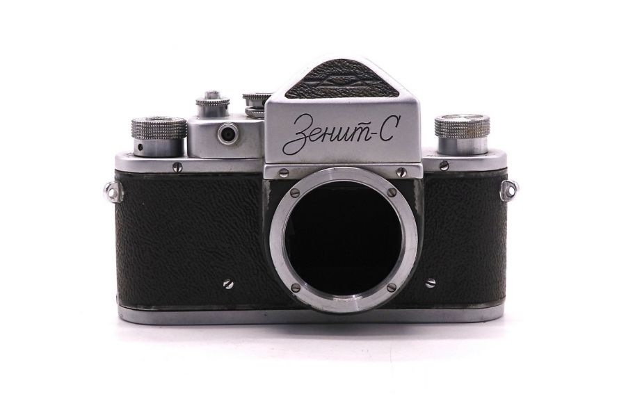 Зеркальный советский фотоаппарат Зенит С body
