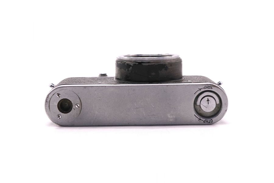 Зеркальный советский фотоаппарат Зенит С body