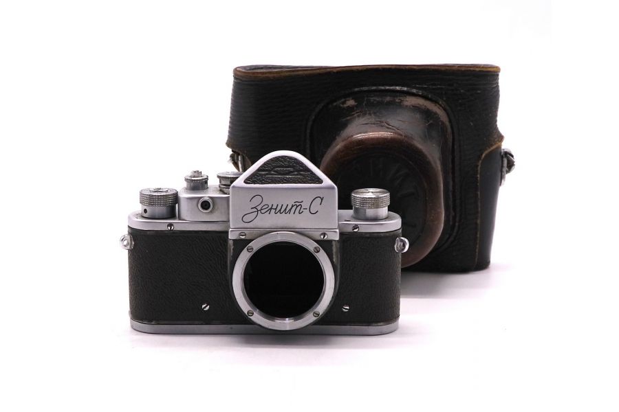 Зеркальный советский фотоаппарат Зенит С body