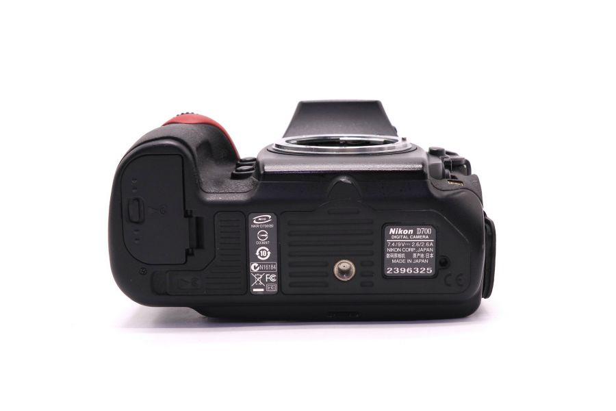 Nikon D700 body (пробег 129880 кадров)