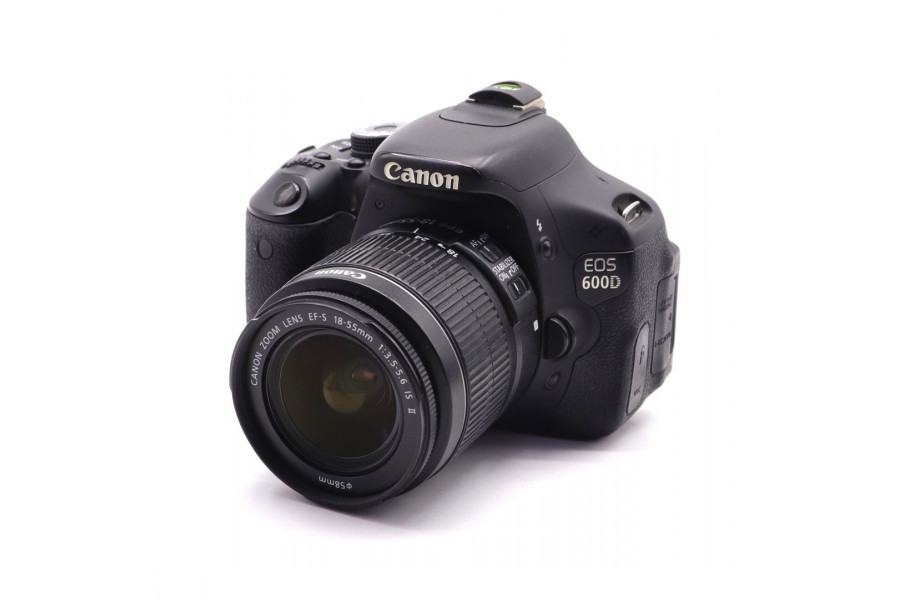 Canon EOS 600D kit (пробег 18335 кадров)