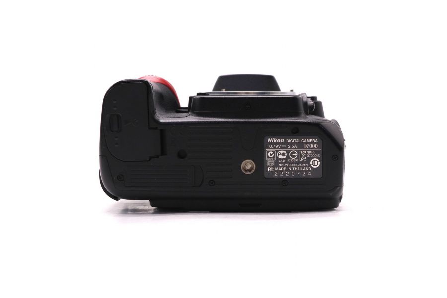 Фотокамера Nikon D7000 body (пробег 17920 кадров)