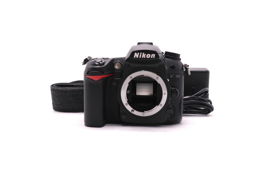 Фотокамера Nikon D7000 body (пробег 17920 кадров)
